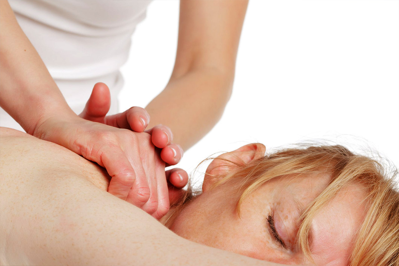 Neck-Massage-Techniques-to-Relieve-Pain-&-Stiffness